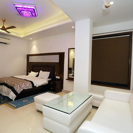 Vrindavan Guest House Нью-Дели Экстерьер фото