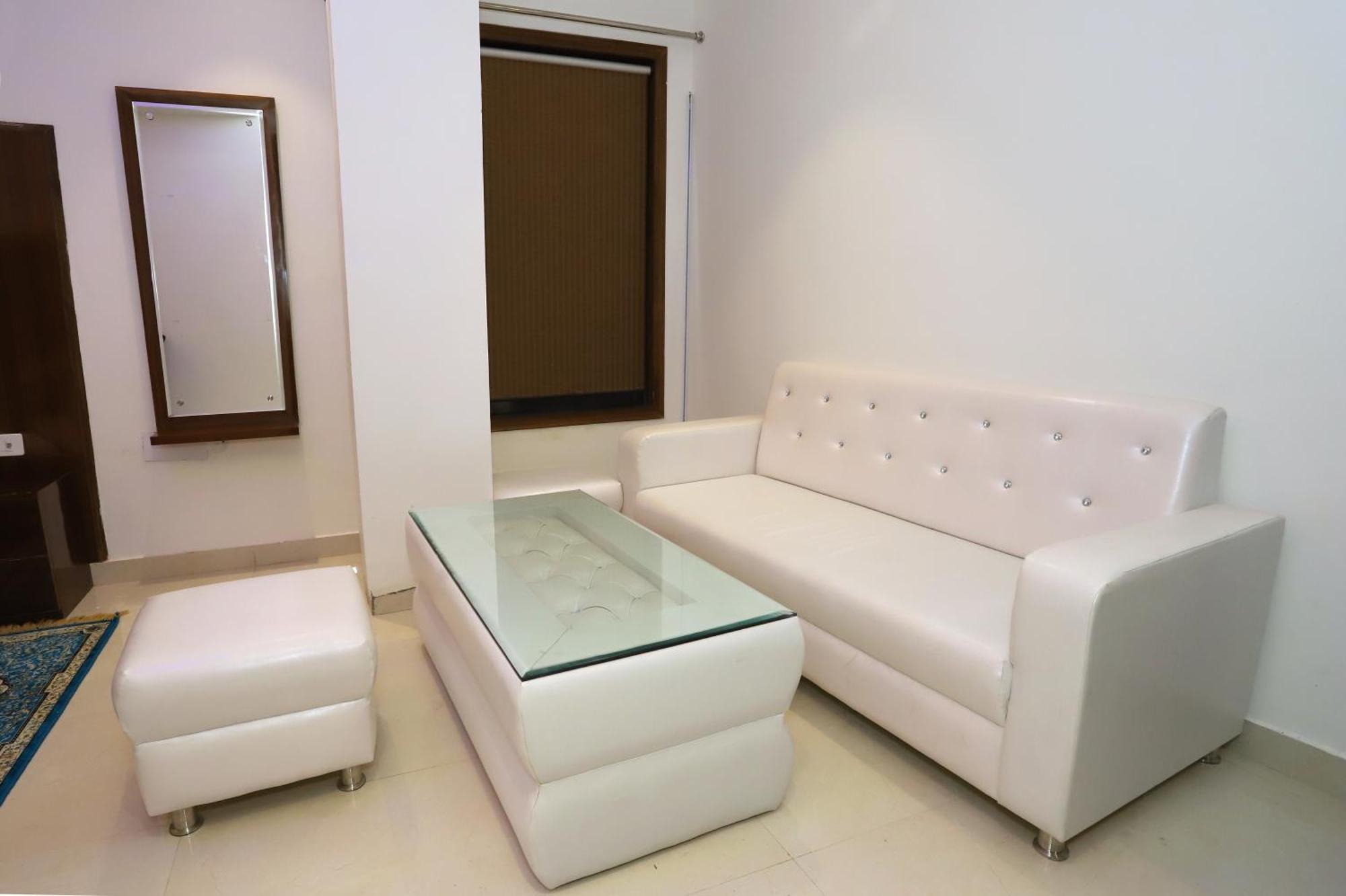Vrindavan Guest House Нью-Дели Экстерьер фото