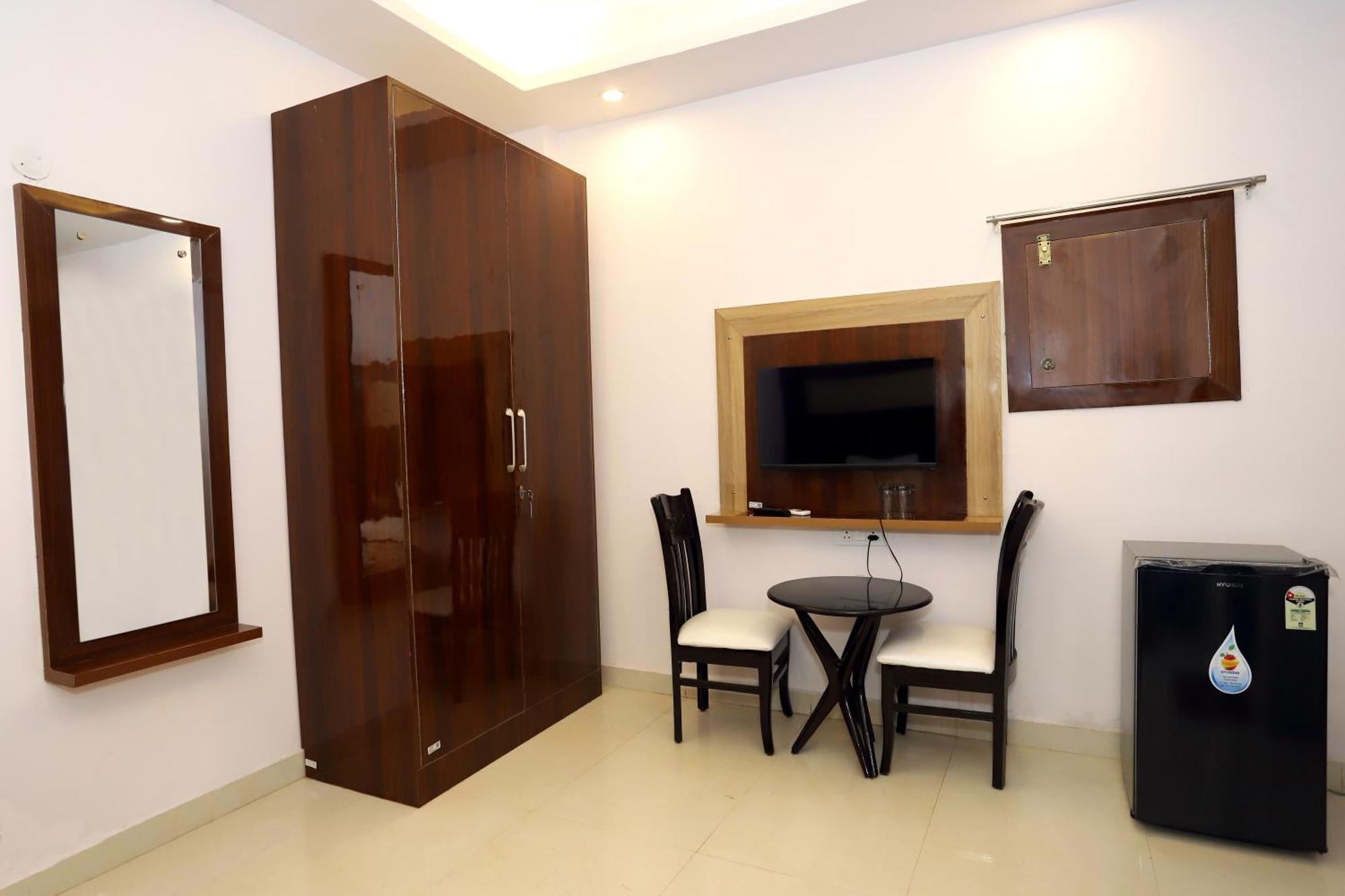 Vrindavan Guest House Нью-Дели Экстерьер фото